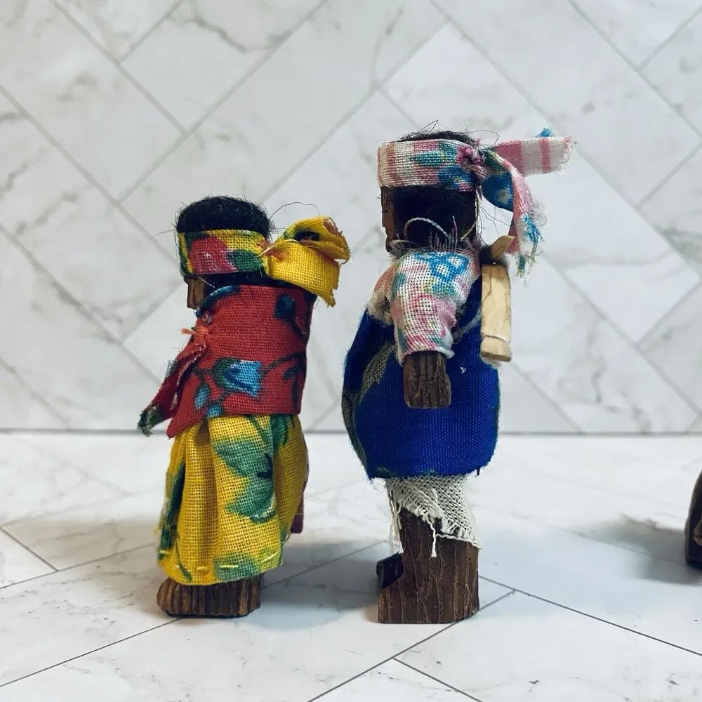 Vintage Tarahamura Carved Bark Mexican Primative Folk Art Dolls Set